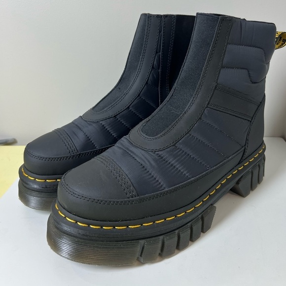 Brand New Dr. Marten US12 Audrick Quilted Platform Black Chelsea Boot Air Wave - Picture 1 of 11